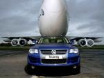 Volkswagen Touareg V10 TDi Tows Boeing 747 2006 года